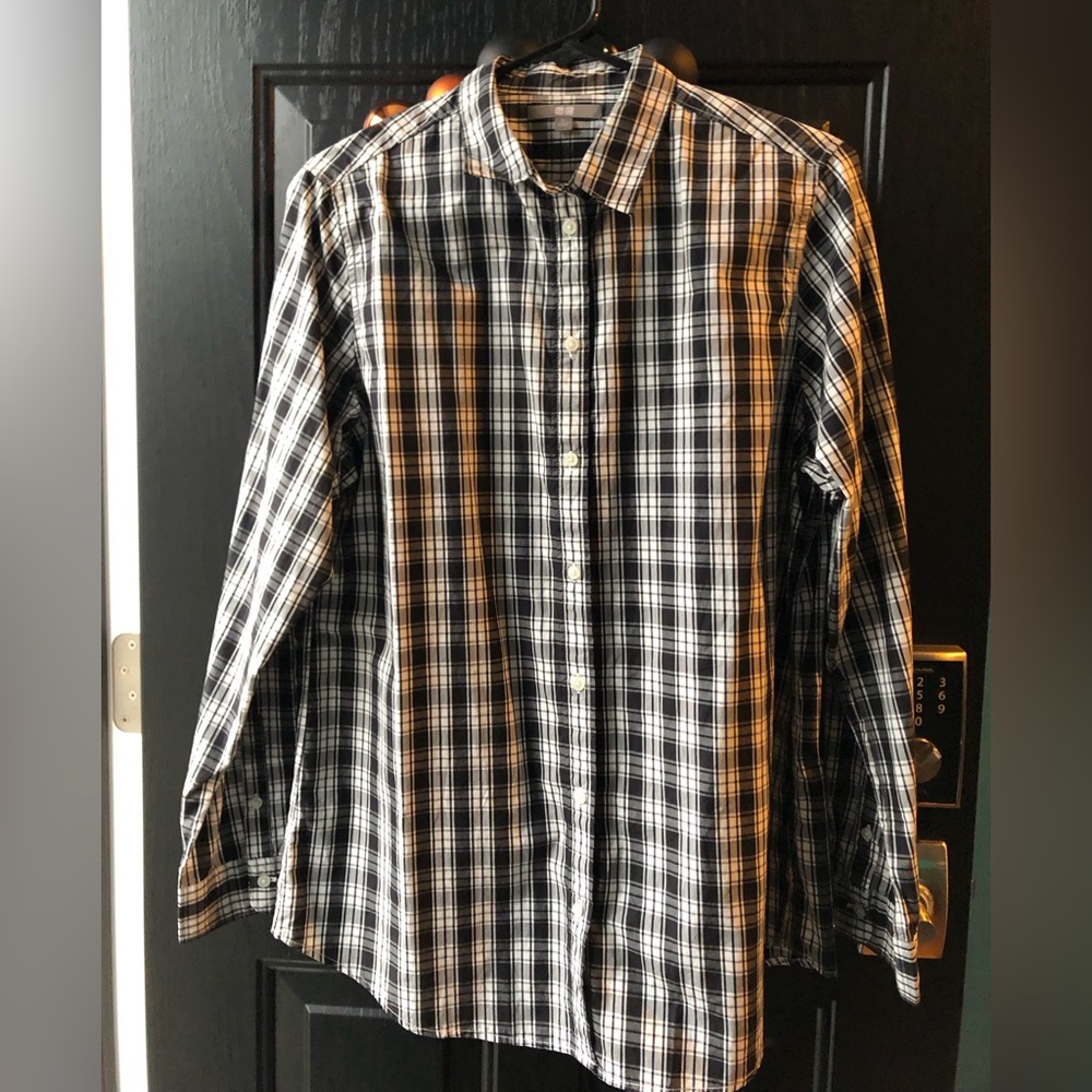 Uniqlo Black & White Plaid Button-Down Shirt